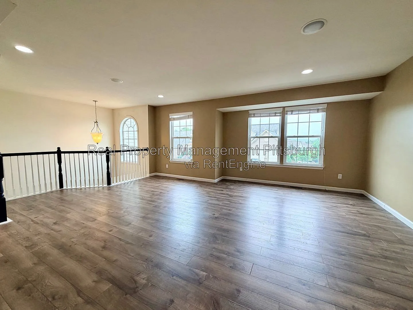 3 bed, 2.5 bath, 1632 sqft, $2,400 — Photo 3