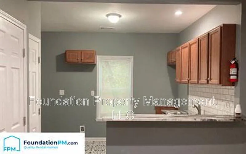 3 bed, 2.0 bath, 1350 sqft, $1,375 — Photo 4