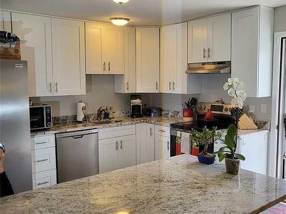 5th image of 32 Lakeview Rd
