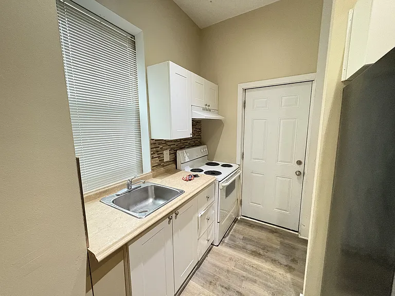 273 King William St #1 — Photo 1