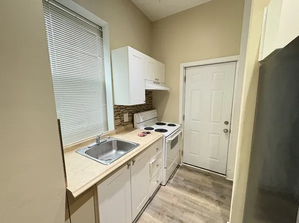 273 King William St #1, Hamilton, ON L8L 1N9