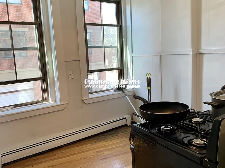 110 Willow St #2T — Photo 10