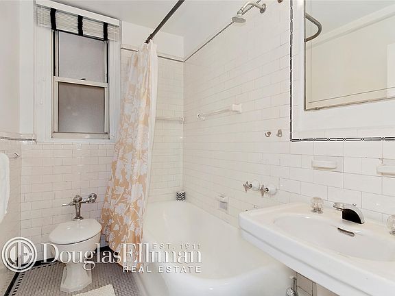 4th image of 315 E 68th St APT 3N