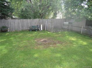 3295 Regency Dr, Orion, MI 48359