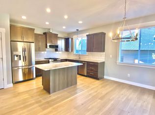 38243 Mulberry St, Sandy, OR 97055