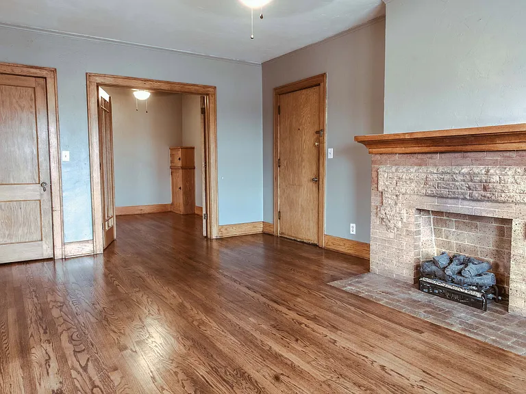 1318 N Robinson Ave — Photo 1