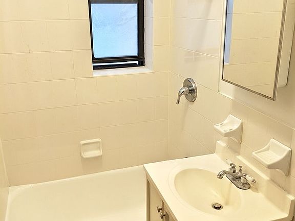 4th image of 3083 33rd St APT A1