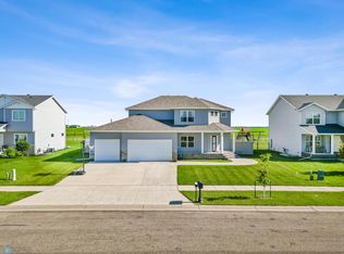 693 Westminster Dr, Moorhead, MN