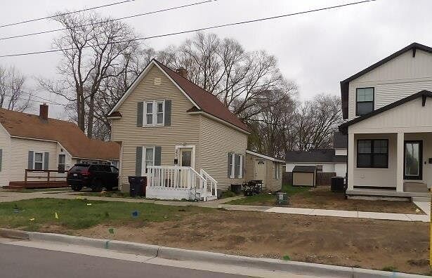 2nd image of 355 Harrison Ave