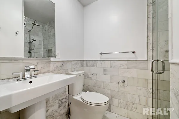 Rented by REAL New York | media 7