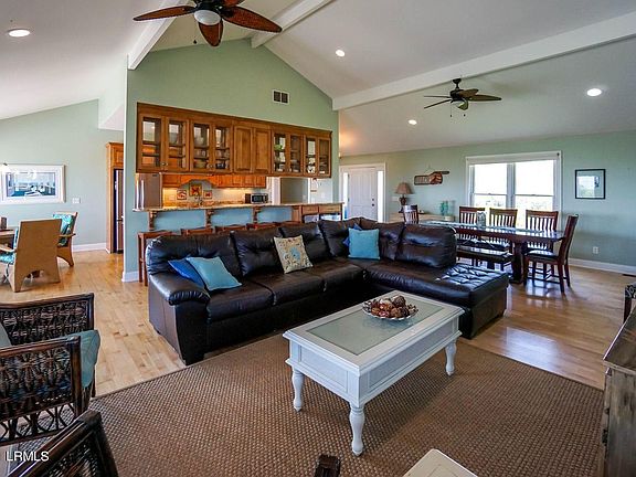 5th image of 775 Marlin Dr