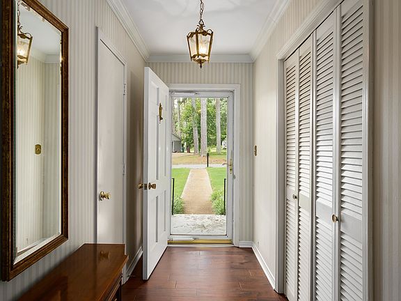 3rd image of 213 Meadow Hill Rd