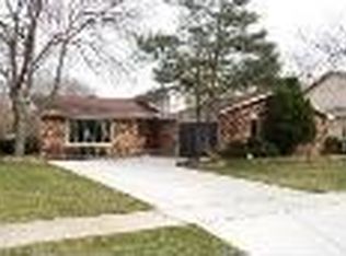 703 Crystal Ct S, Schaumburg, IL 60193