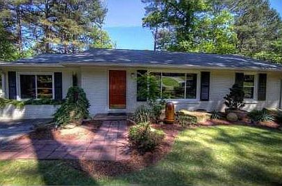 2nd image of 2659 Warwick Cir NE