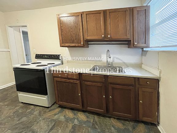 4th image of 485 E 44th St