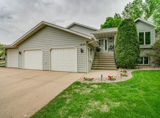 1639 Northview Ln, Bismarck, ND 58501