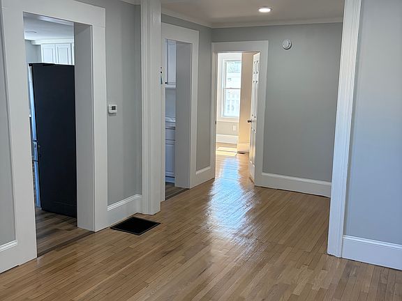 5th image of 273 W Clinton St #A