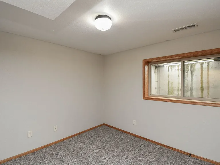 5101 W Cushman St — Photo 38