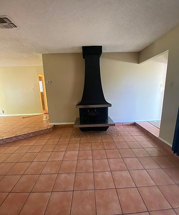 3rd image of 9215 Cliff Haven Dr