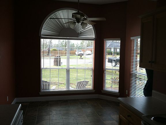 4th image of 11218 Peyton Dr