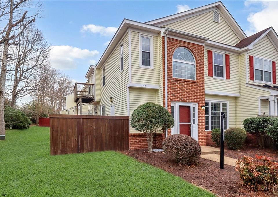 1st image of 821 Oak Springs Ct