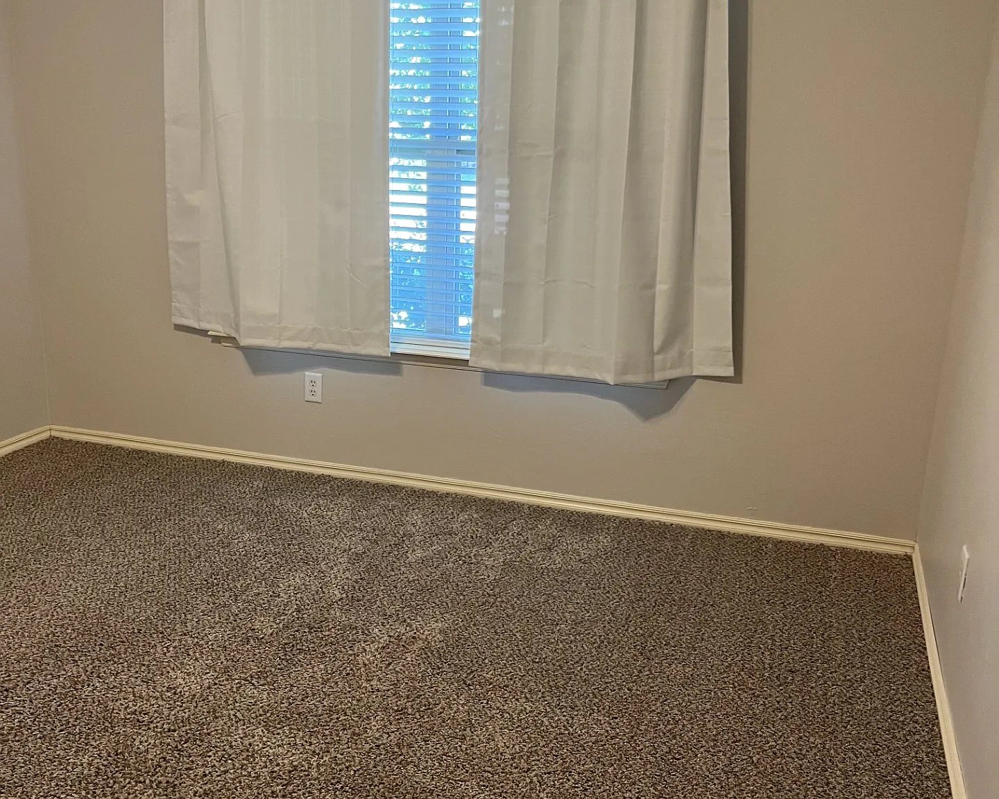 17604 Black Hawk Drive — Photo 4