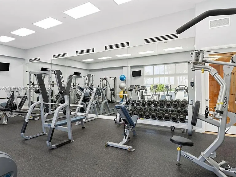 6917 Collins Ave #720 — Photo 38