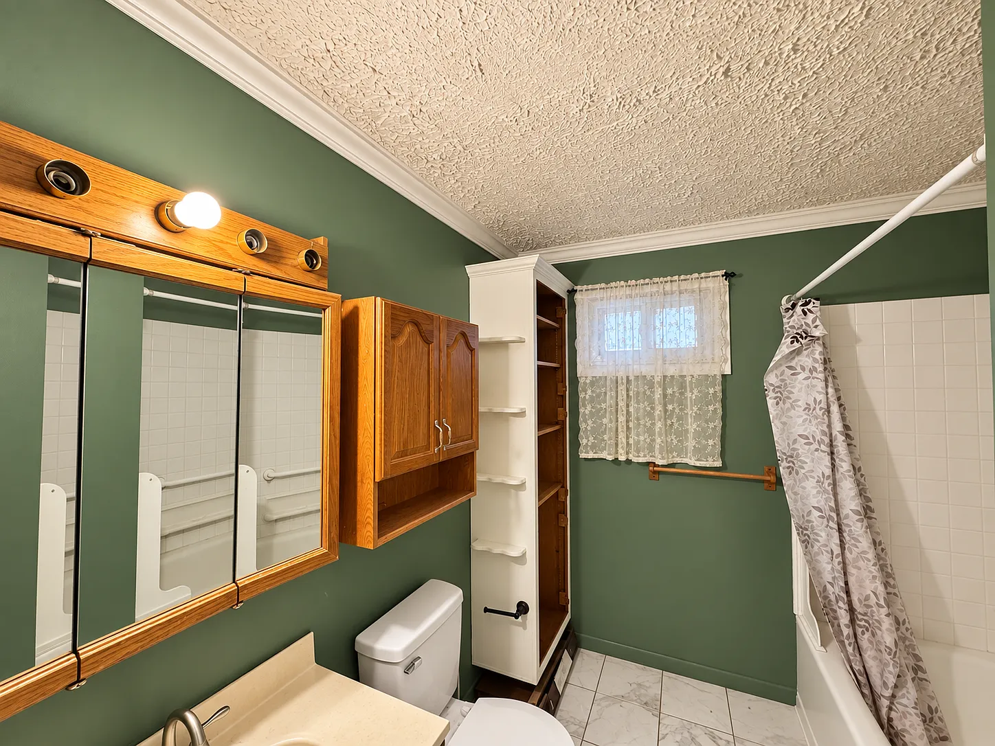 2 bed, 864 sqft, $1,600 — Photo 2