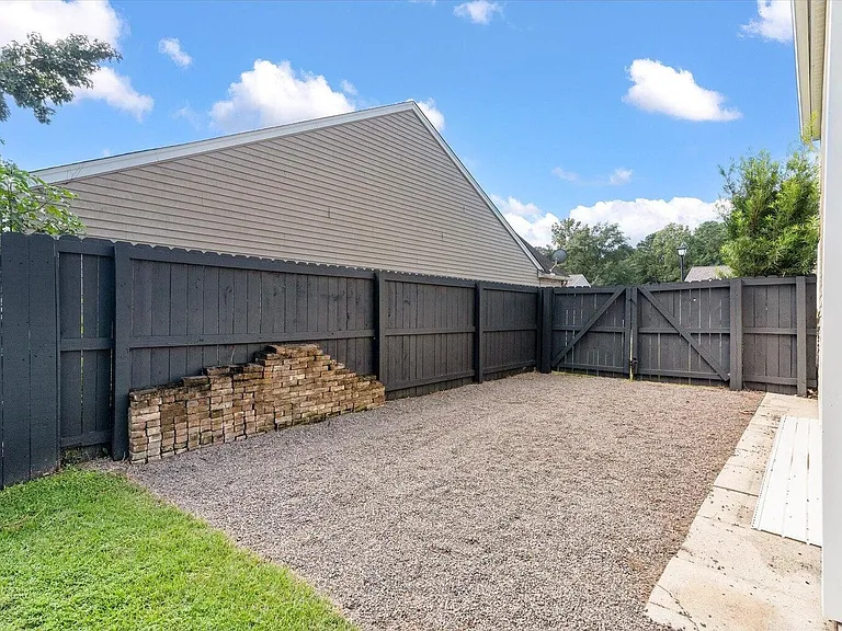 1344 Palm Cove Dr — Photo 30
