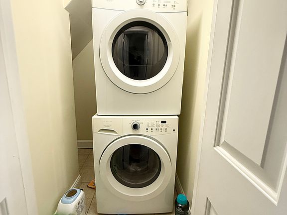 5th image of 36 Hawthorne St #1