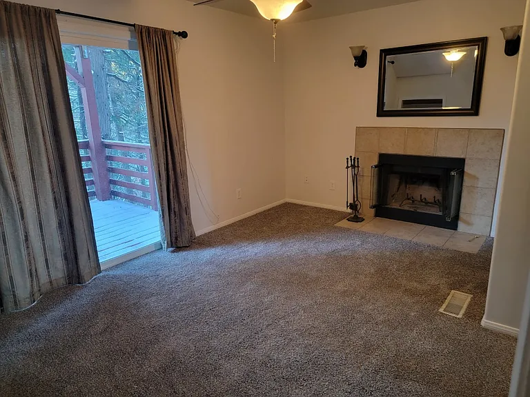 775 N Village Ln — Photo 2