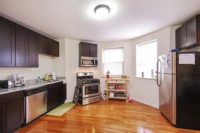 2948 N Ridgeway Ave #G — Photo 2