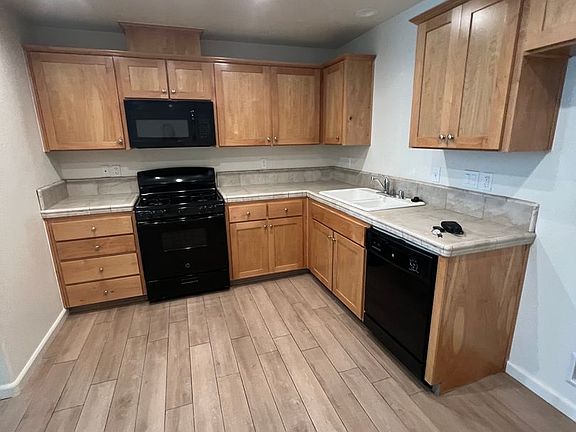 4th image of 3058 Bright St #3062