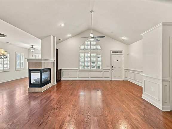 3rd image of 1340 Oak Meadows Ln