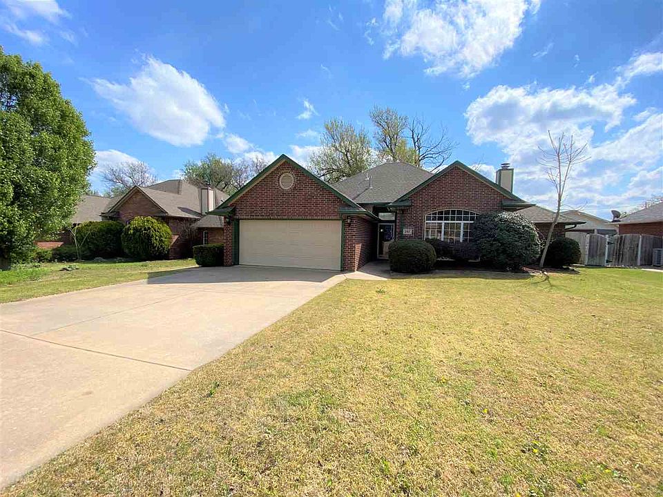1st image of 207 Oakdale Dr