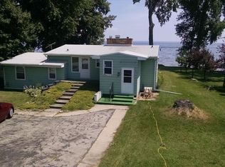 1595 Cowling Bay Rd, Neenah, WI 54956