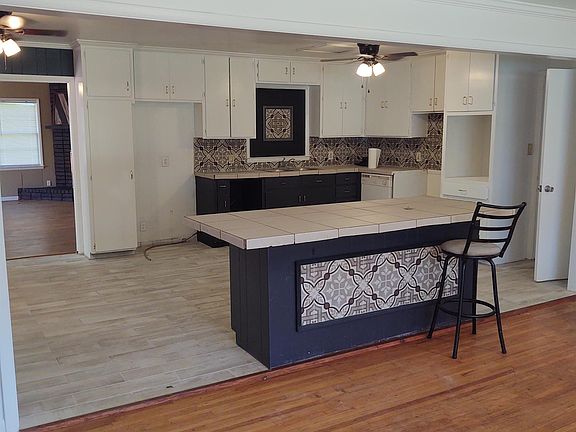 4th image of 3901 Ware Hill Dr