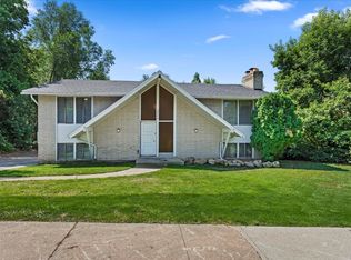 2800 Country Oaks Dr, Layton, UT 84040