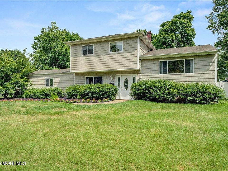 1st image of 537 Roxbury Road