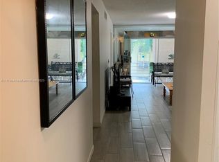300 Berkley Rd APT 312, Hollywood, FL 33024