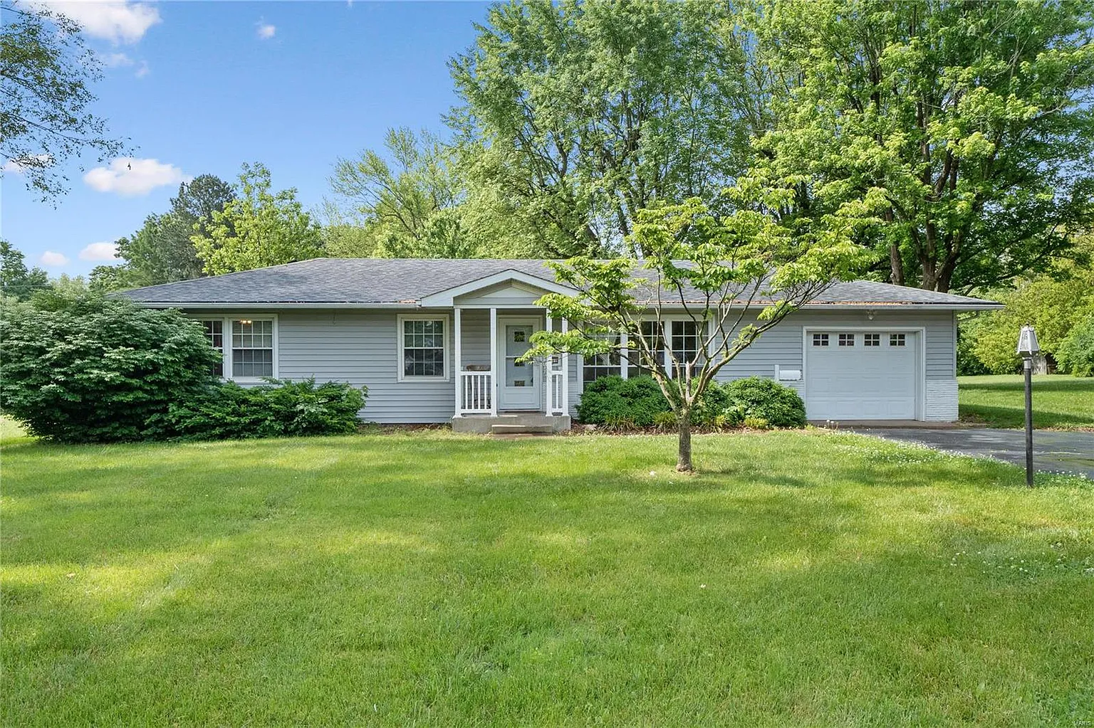 1217 Mascoutah Ave photo 1