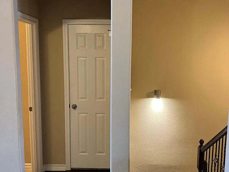 1/2 bath on 2nd fl