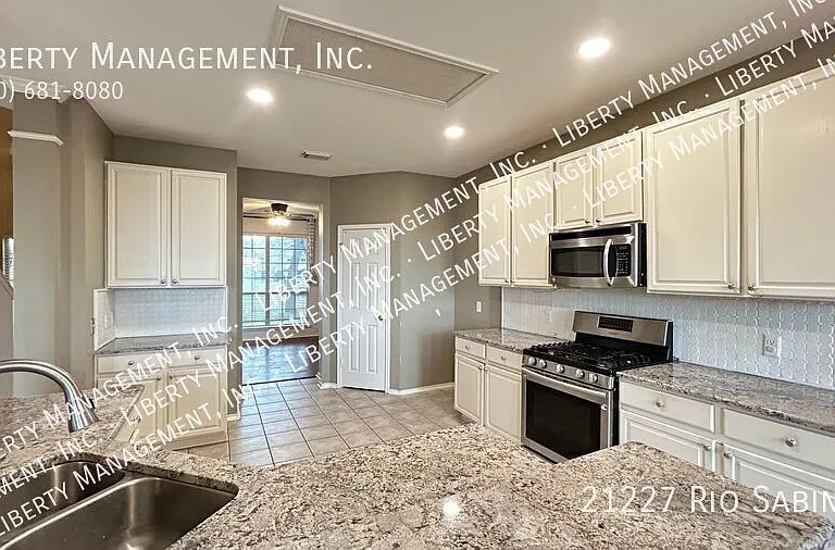 21227 Rio Sabinal — Photo 23