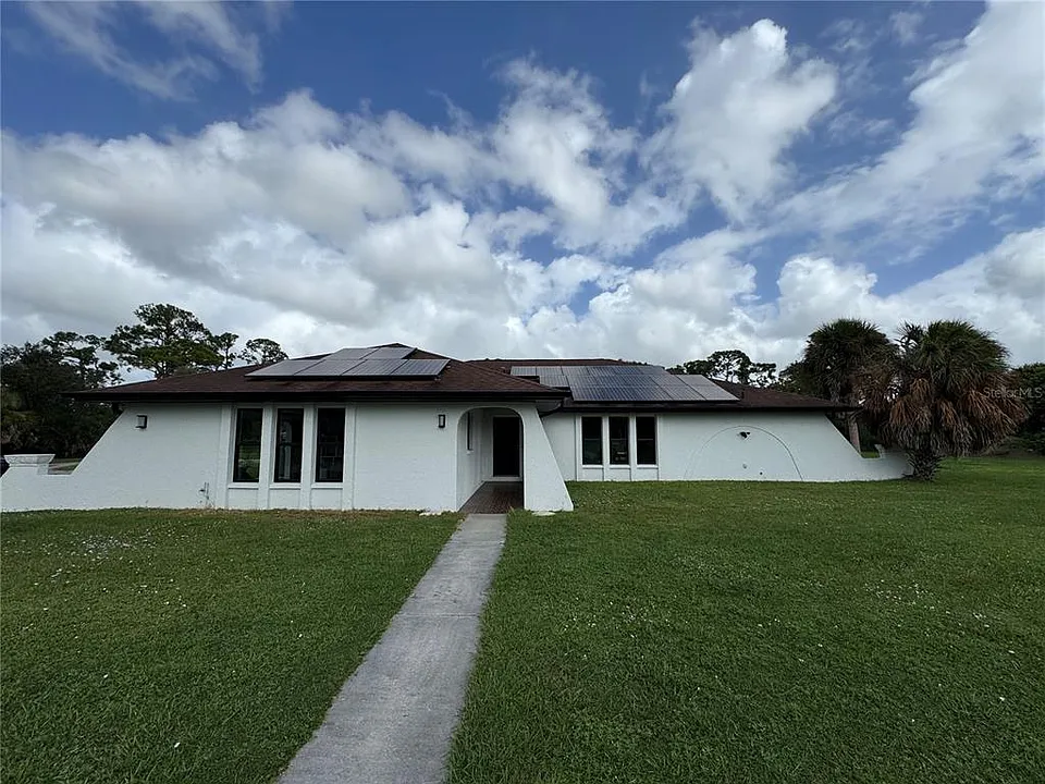 900 Crestwood Rd