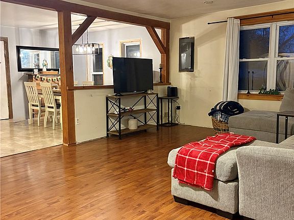 3rd image of 58 Wall St