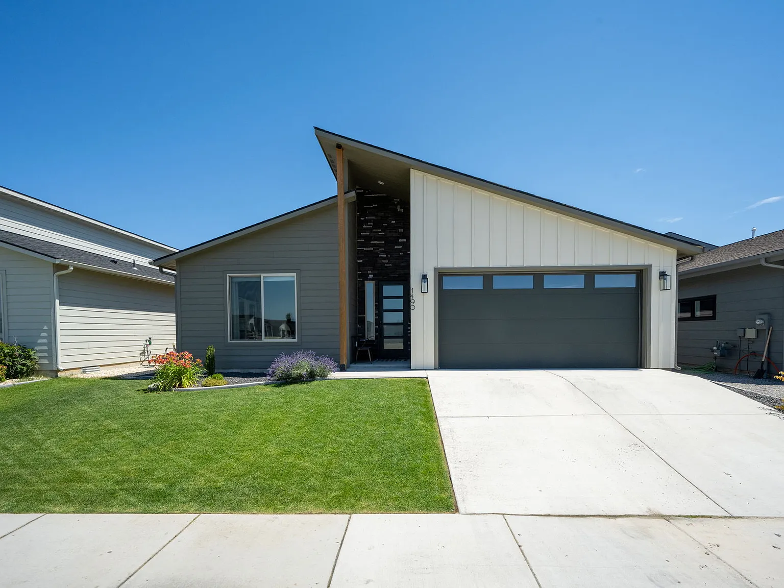 3 bed, 1727 sqft, $2,850 — Photo 2
