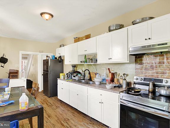 3rd image of 1409 Berryhill St