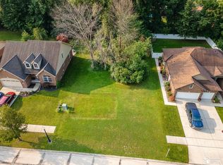 31679 Glen View Ln, Flat Rock, MI 48134