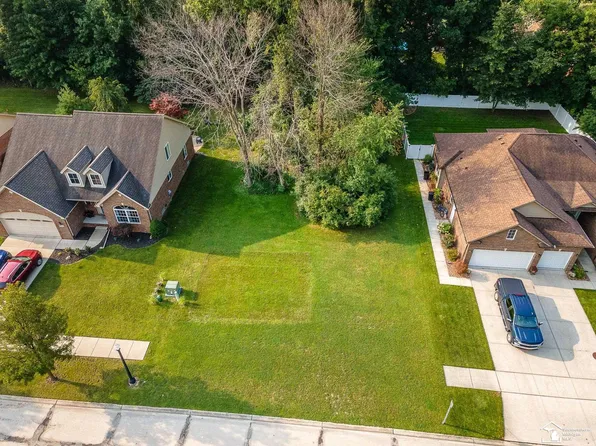 31679 Glen View Ln, Flat Rock, MI 48134