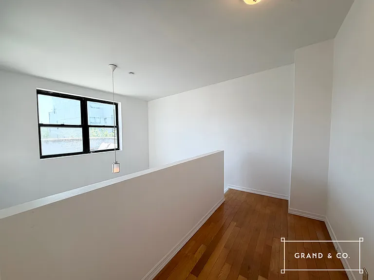 874 Lorimer St #402 — Photo 7